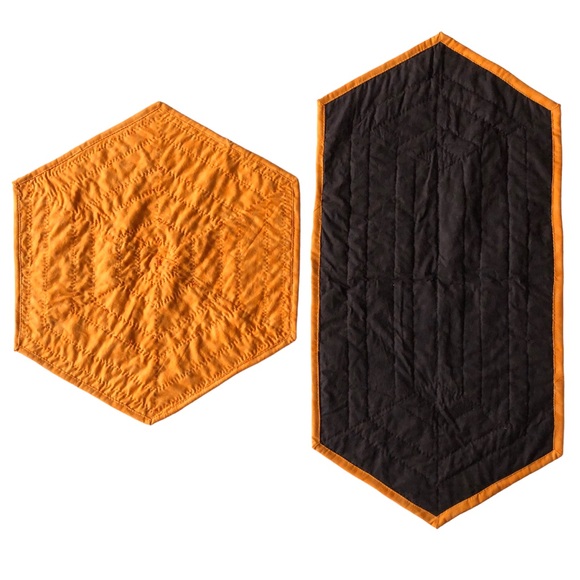 Thanksgiving Table Runner and Pumpkin Place Mat Hand Quilted Set of 2 - Picture 3 of 8